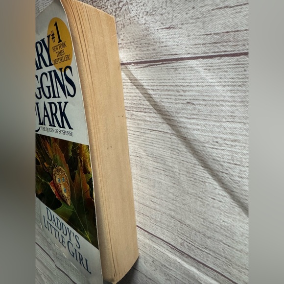 🐬 CLEARANCE ITEM:Daddy’s Little Girl by Mary Higgins Clark Paperback Book - Picture 6 of 10